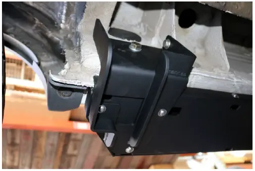 VAN-COMPASS-4022-2015-Present-Mercedes-Sprinter-4x4-Rocker-Guards-fig-18