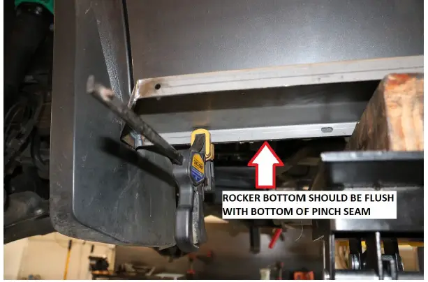 VAN-COMPASS-4022-2015-Present-Mercedes-Sprinter-4x4-Rocker-Guards-fig-6