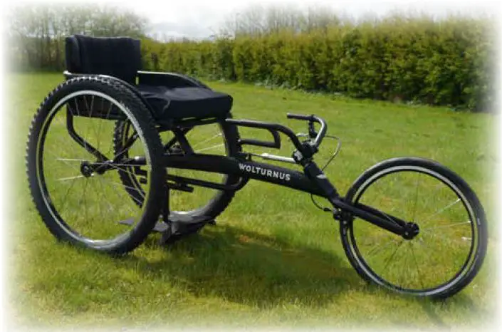 WOLTURNUS-Amasis-and-Skiing-Racing-Chair-fig-3