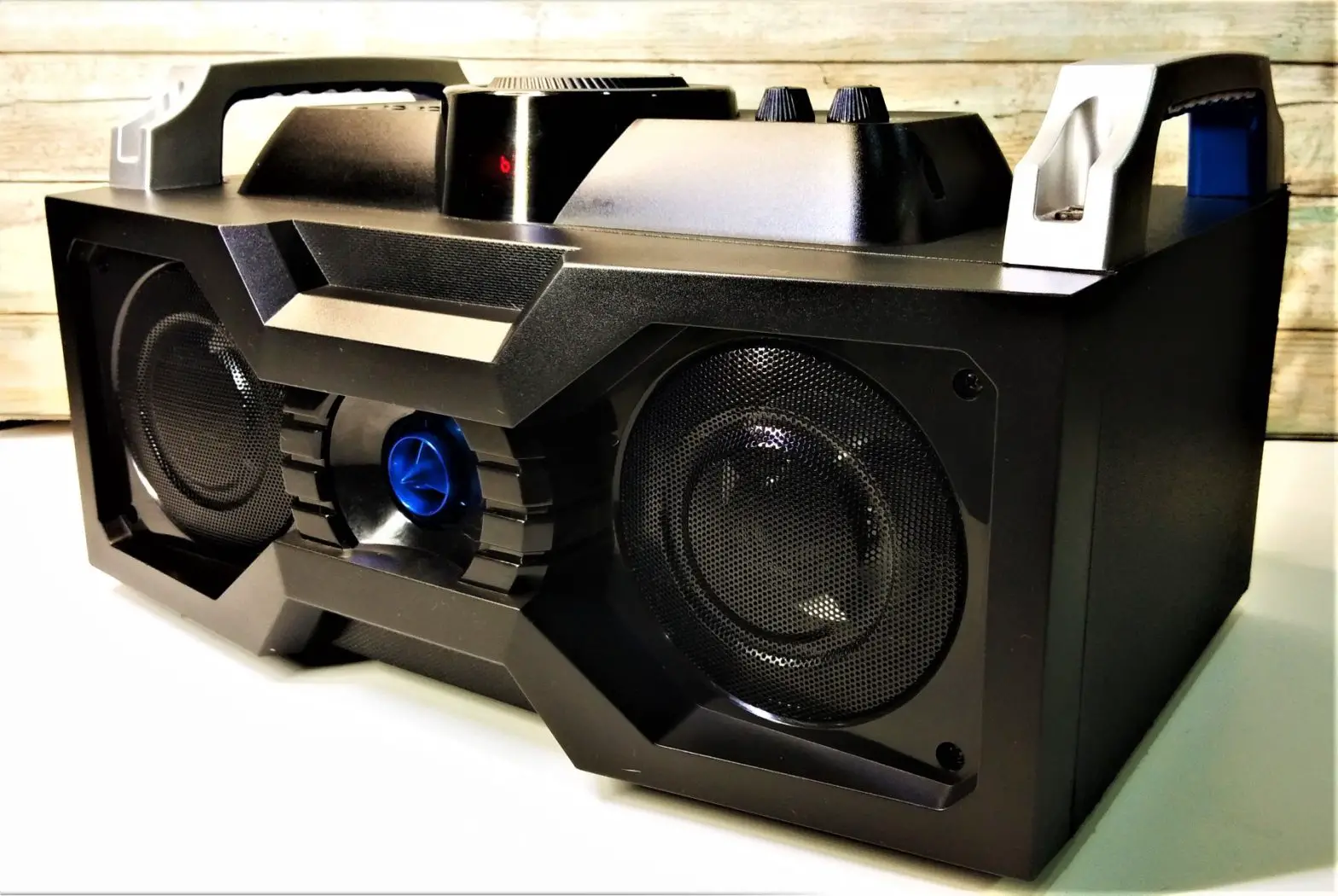 Anko Kmt081 Bluetooth Portable Light Up Party Speaker Instruction Manual Anko Kmt081 Bluetooth Portable Light Up Party Speaker Instruction Manual