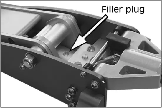 CTJ1250AC - CHECKING TOPPING UP THE OIL LEVEL