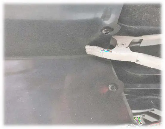 MUDBUSTERS-1049-CAN-AM-Commander-FIG-8