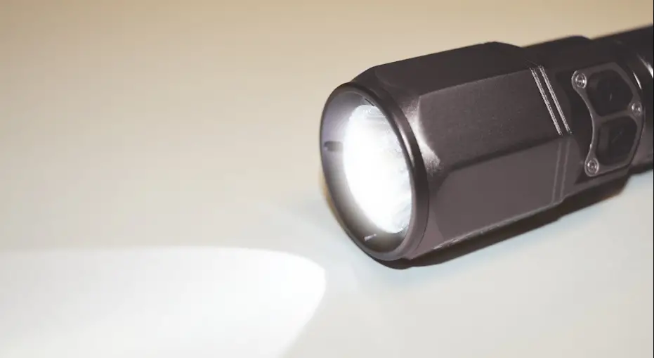 Safatex Rfl-157 Rechargeable Flashlight User Manual