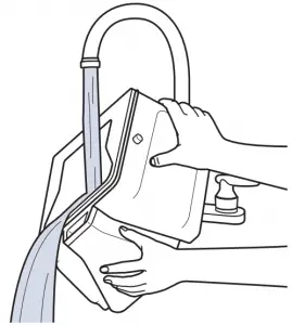 Bissell-86T3-Emptying-Dirty-Water-Tank