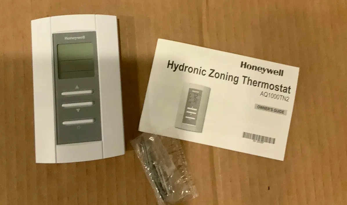 Honeywell Home Aq1000tn2 Hydronic Zoning Thermostat Owner's Manual