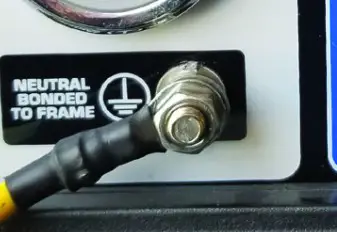 GENMAX GM5500i 5500 Watt Gasoline Inverter Generator - USING THE GENERATOR 6