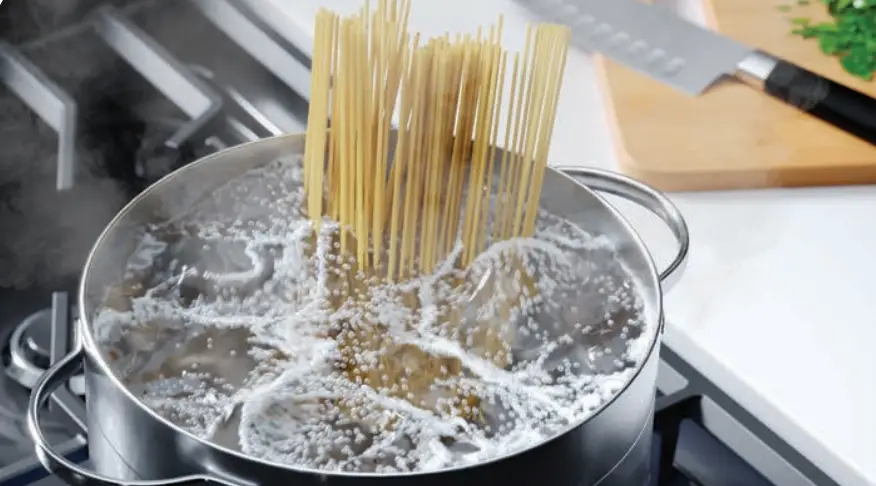 FRIGIDAIRE FCFG3062SS 30 Inch Stainless Steel Front Control Gas Range - Figure 1