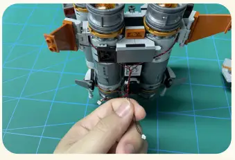 GAME-OF-BRICKS-75178-Light-Kit-for-Jakku-Quadjumper-fig-9