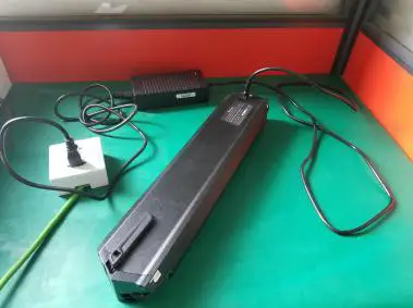 FIG 24 CHARGING THE BATTERY