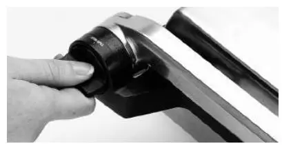 Sage BGR800 the BBQ Grill User Guide - The grill must be closed to release the lock