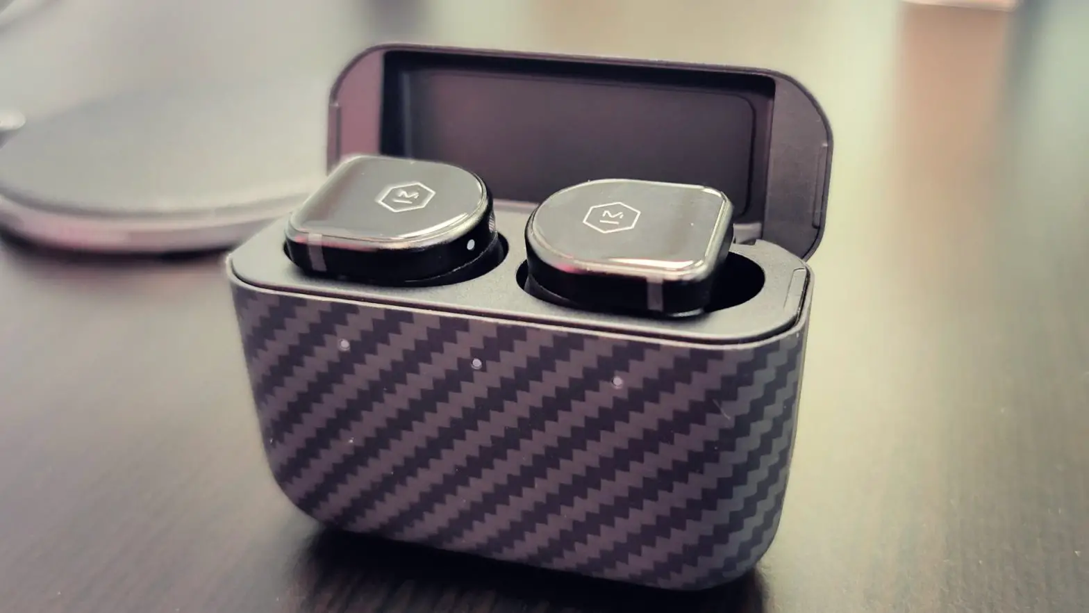 Master Dynamic Mw08 Sport Active Noise-cancelling True Wireless Earphones User Guide