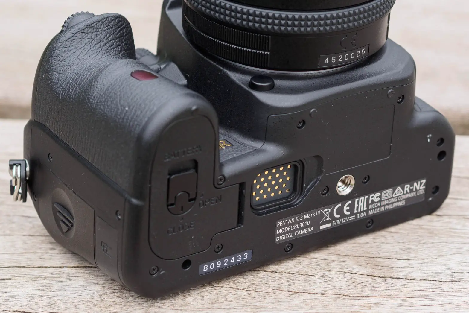 Pentax R03010 Slr Digital Camera User Guide