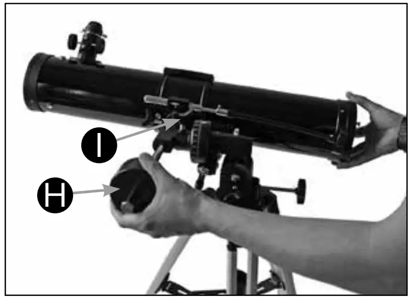 9454103 Reflector Telescope Hnadling