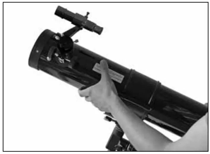 9454103 Reflector Telescope Hnadling