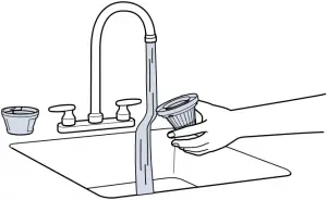 Bissell-2986-Emptying-the-Dirt-Tank