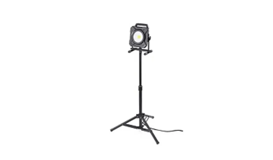 Motomaster 037-9931-4 3-blade Tripod Work Light Instruction Manual Motomaster 037-9931-4 3-blade Tripod Work Light Instruction Manual