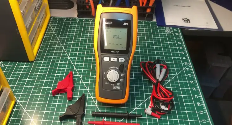 Ht M70 Intruments Insulation Tester 250v User Manual Ht M70 Intruments Insulation Tester 250v User Manual