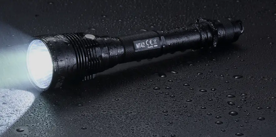 Nitecore Mh40s Lang Range Flashlight User Manual