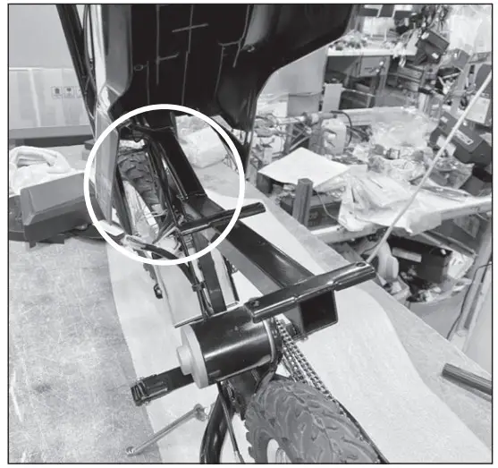 Razor MX125 Charger Port - step 2