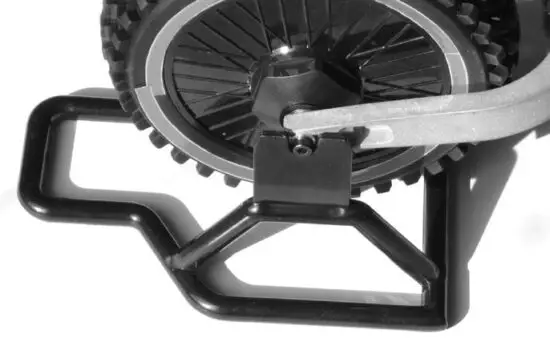 FIG 4 Putting the motorcycle in starting position