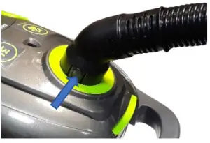 DAEWOO FLR00047GE Tornado Pet 700W Bagged Vacuum - Removing the flexible