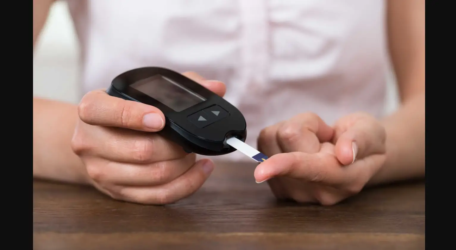 Accu-chek Performing A Blood Glucose Test With Blood From Your Fingertip User Guide Accu-chek Performing A Blood Glucose Test With Blood From Your Fingertip User Guide