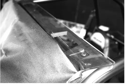 FALCON RIDGE PO-14RZR4-FC04 Polaris 2014-2018 RZR4 Full Cab with Aero-Vent Lexan Windshield-fig10