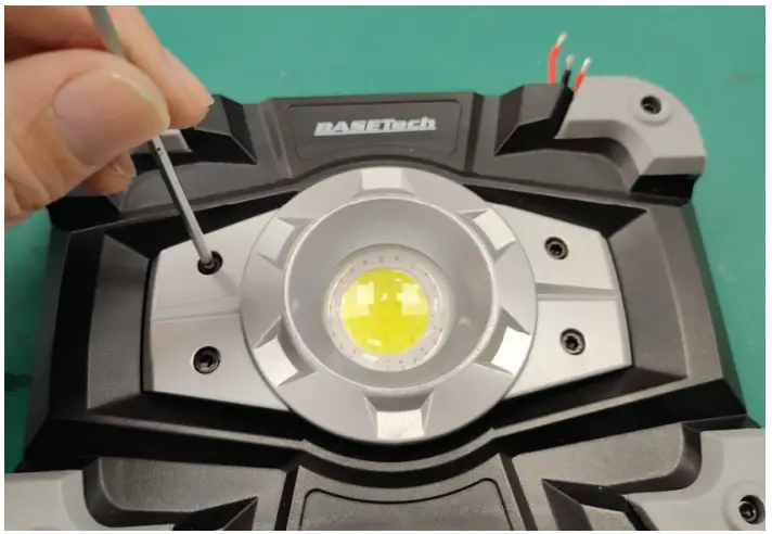 TOOLCRAFT 2522106 Rechargeable LED Work Light - Figure 5