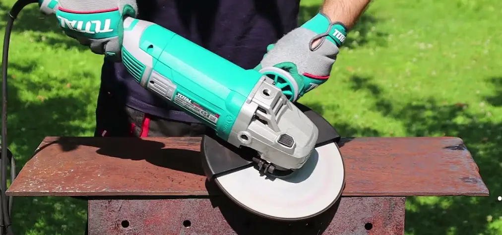 Total Tg1252306 2400w Electric Grinder User Manual