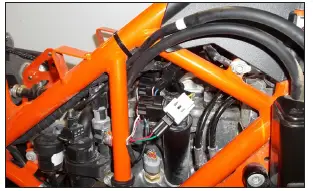 Dynojet-KTM-6900-Enduro-R-Power-Commander-V-Fuel-Control-Module-FIG-10