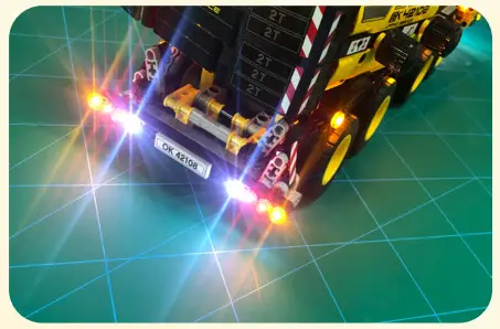 GAME OF BRICKS 42108 Light Kit for Mobile Crane - Step26