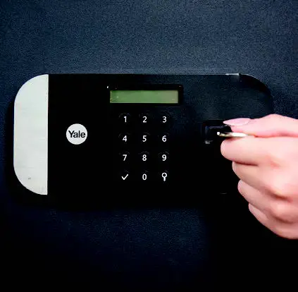 Mechanical over-ride with 1x double bitted key