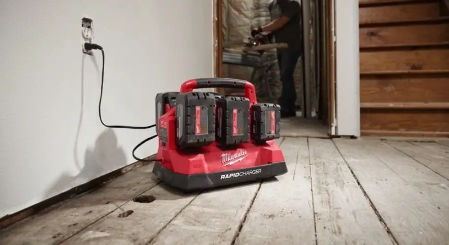 Milwaukee 48-59-1809 M18 Packout Six Bay Rapid Charger Instruction Manual