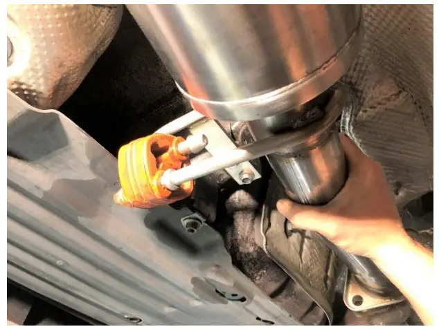 CORSA 2021-23 Dodge Durang - tunnel muffler2