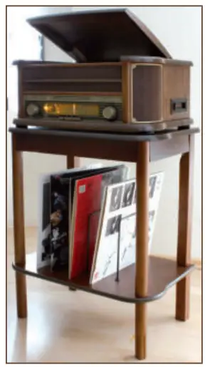 soundmaster 2023 24 Speaker Box Clock Radio Turntable1 - SF510