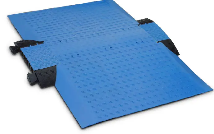 DEFENDER MIDI 4C 4-Channel Cable Protector 14