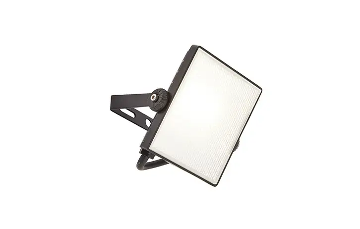 Saxby Lighting 73451 Scimitar Floodlight Installation Guide Saxby Lighting 73451 Scimitar Floodlight Installation Guide