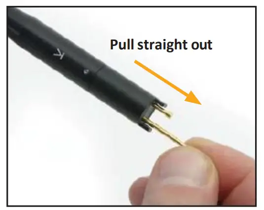 Remove Spring-Loaded
probe electrode by grasping firmly
and pulling straight out of its
socket