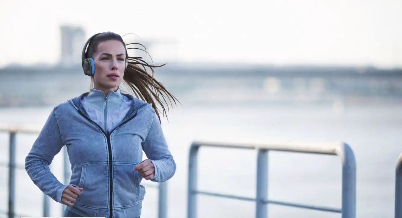 PHILIPS Wireless Headphone 40mm driverssemi-open back On-ear Sweat water proof Instruction Manual