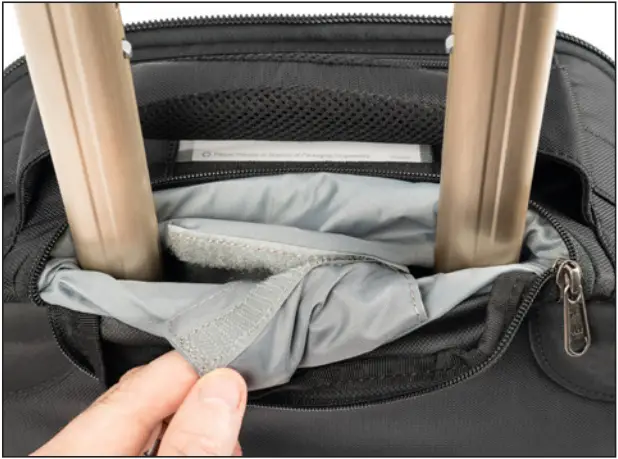 thinkTANK Airport Advantage Roller Sized Carry step 4