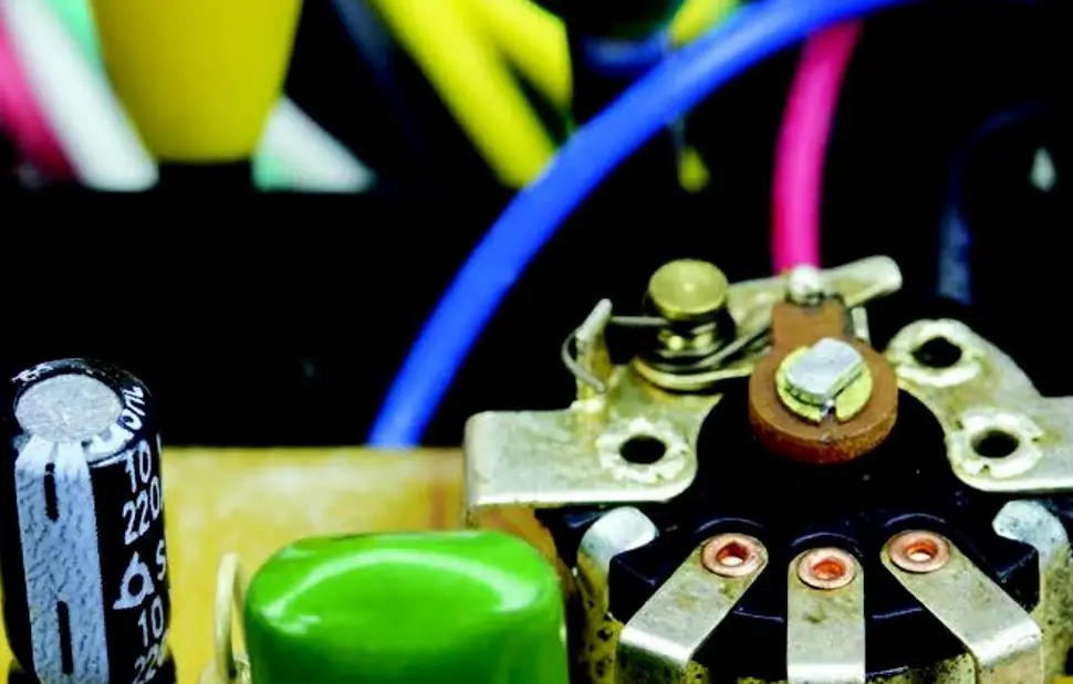 Protech Qm1529 Autoranging Non-contact Voltage Digital Thermometer User Manual Protech Qm1529 Autoranging Non-contact Voltage Digital Thermometer User Manual