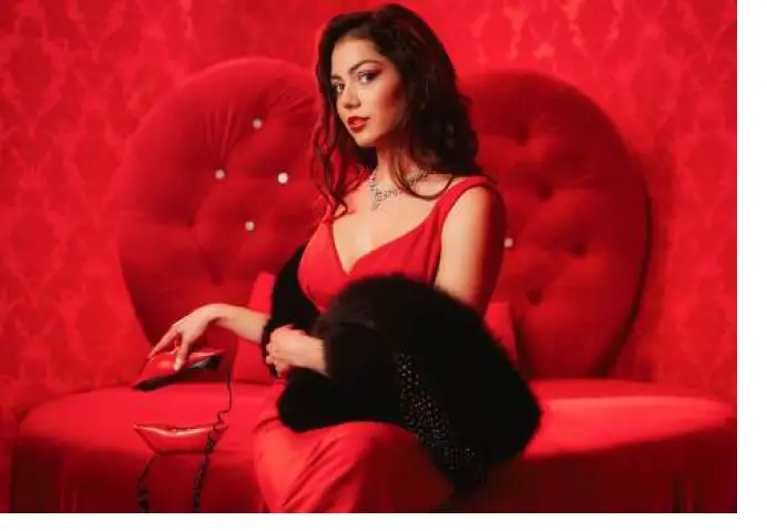 ROTOLIGHT-NEO-3-On-Camera-RGBWW-LED-Light-Starter-Bundle-09