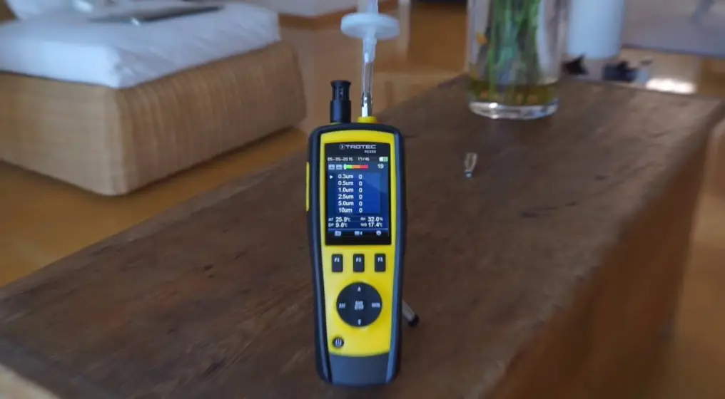 Trotec Pc220 Particle Counter Instruction Manual Trotec Pc220 Particle Counter Instruction Manual