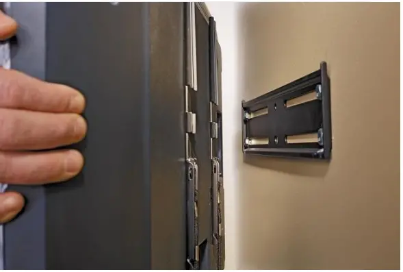 BLACK-DECKER-Wall-Mount-a-TV-5