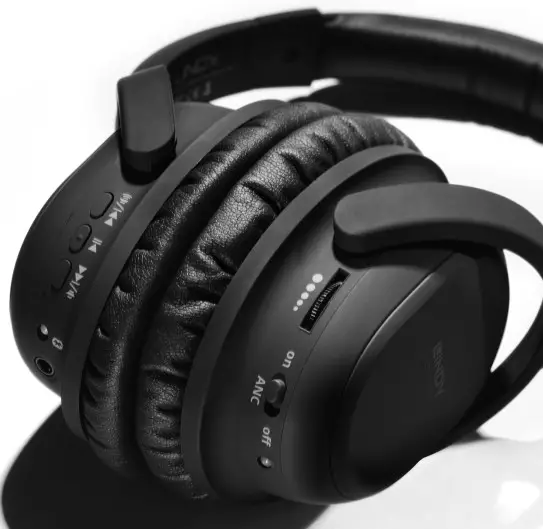 LINDY BNX-60 Wireless Noise Cancelling Headphones