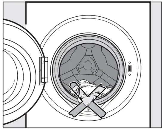 mistral MWM710FL Washing Machine - Put clothes into the washer