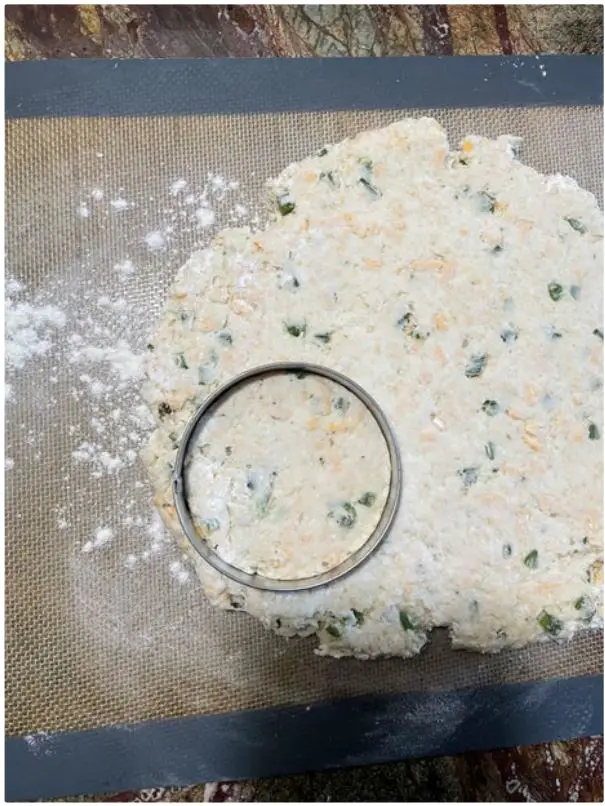instructables-Vegan-Jalapeno-Cheddar-Biscuits-FIG 17