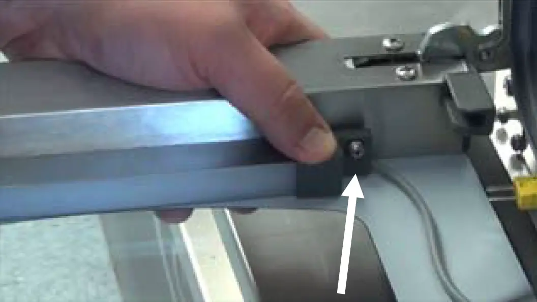 REPLACEMENT OF DOOR LAMP 18