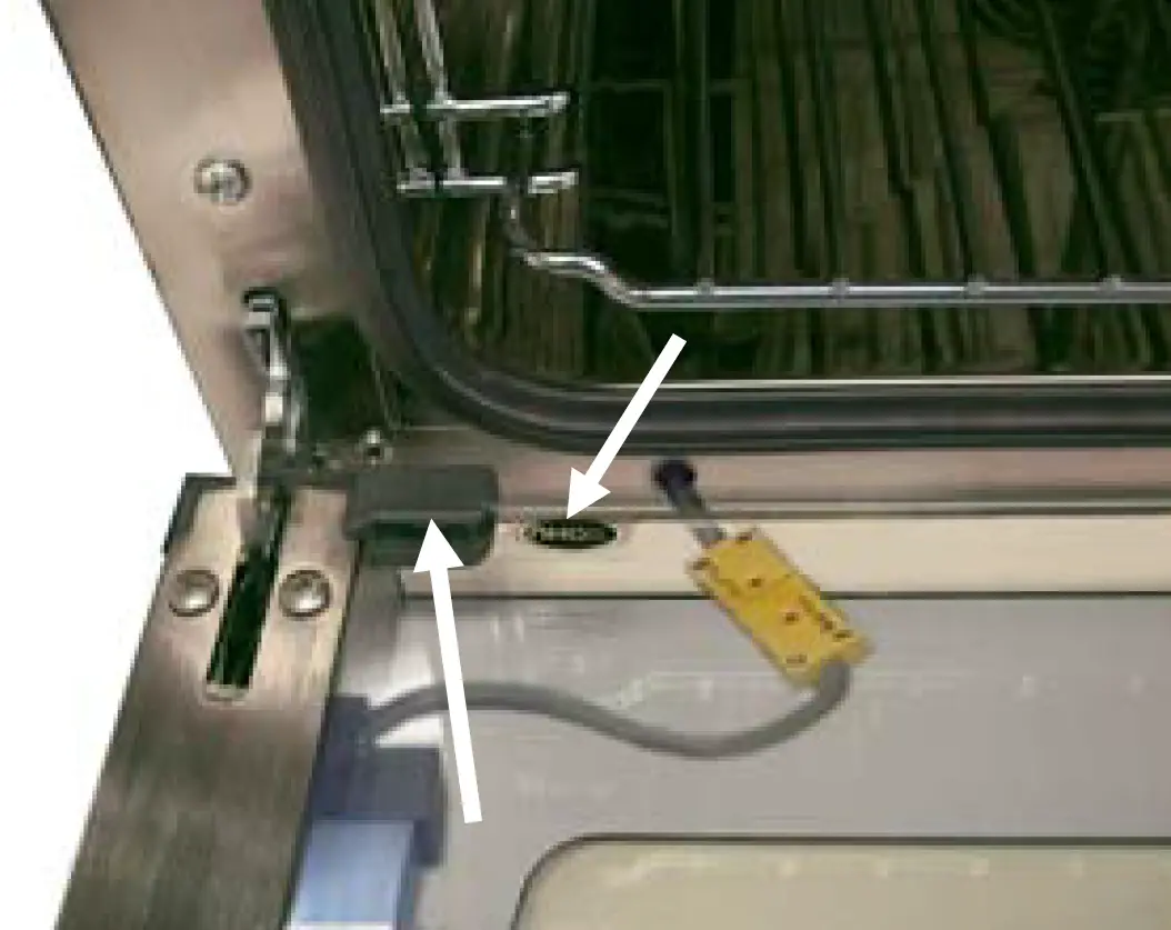 REPLACEMENT OF DOOR LAMP 21