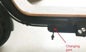 DENVER SCO-85351 THOR Electric Scooter - Charging the scooter